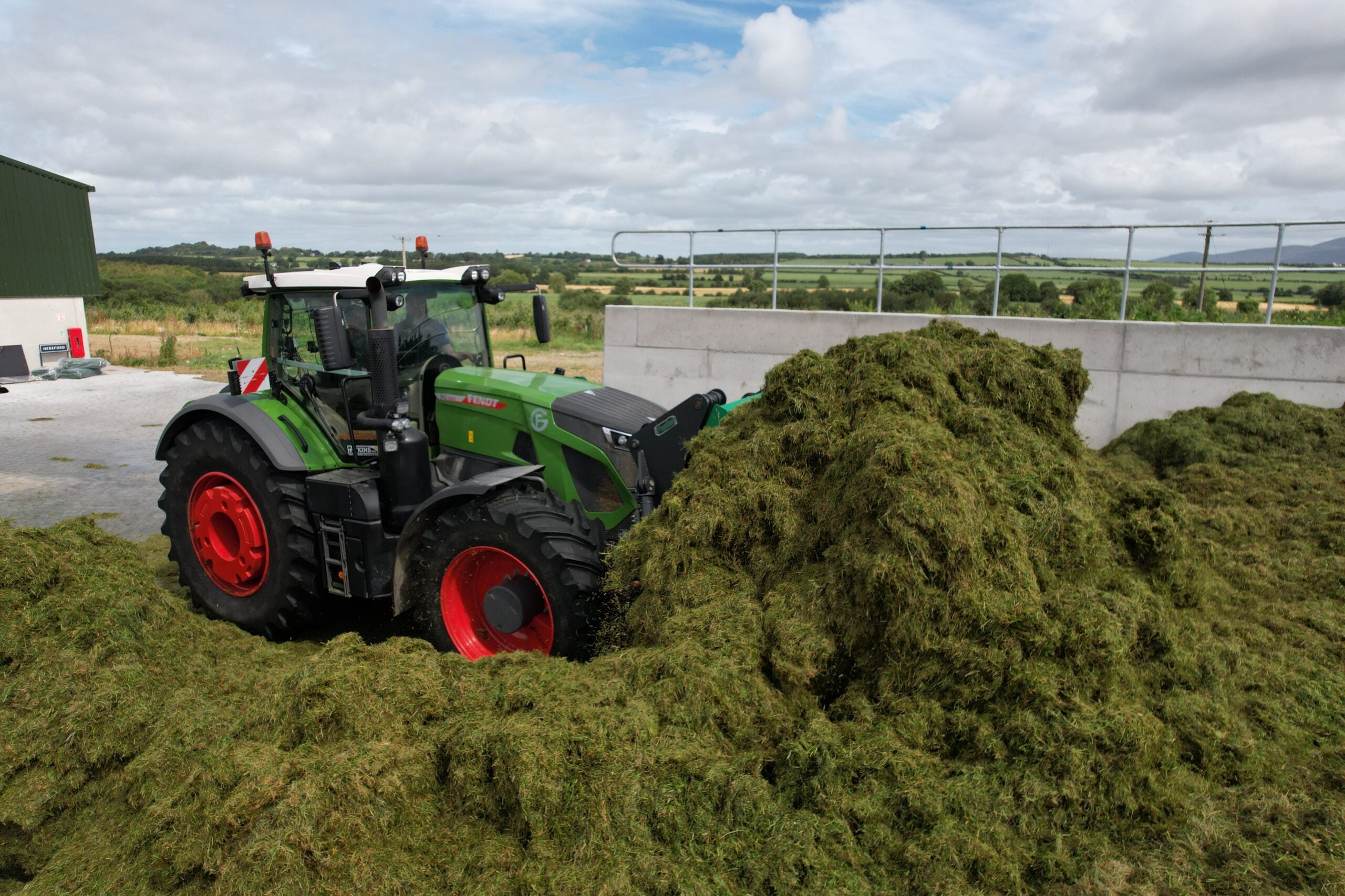 Push Off Folding Grass Fork