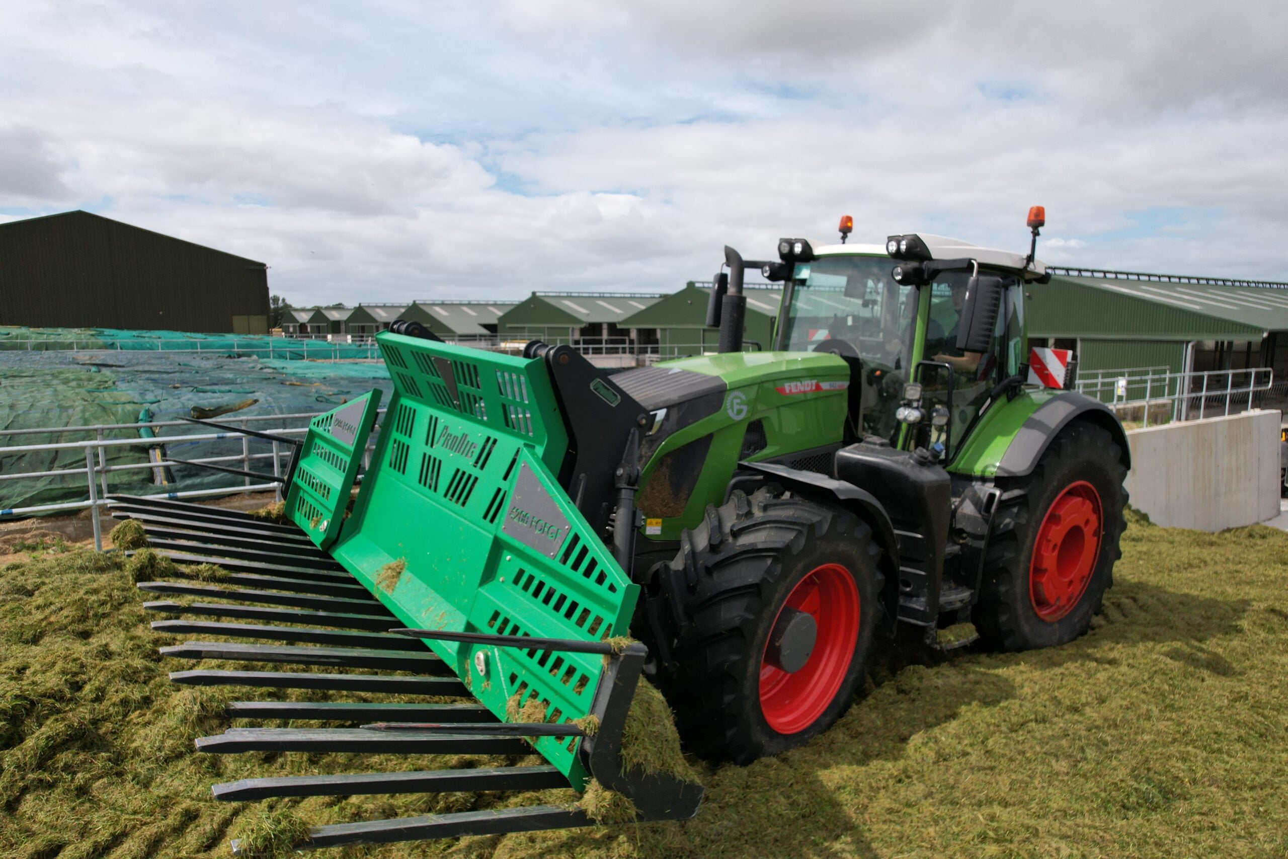 Push Off Folding Grass Fork