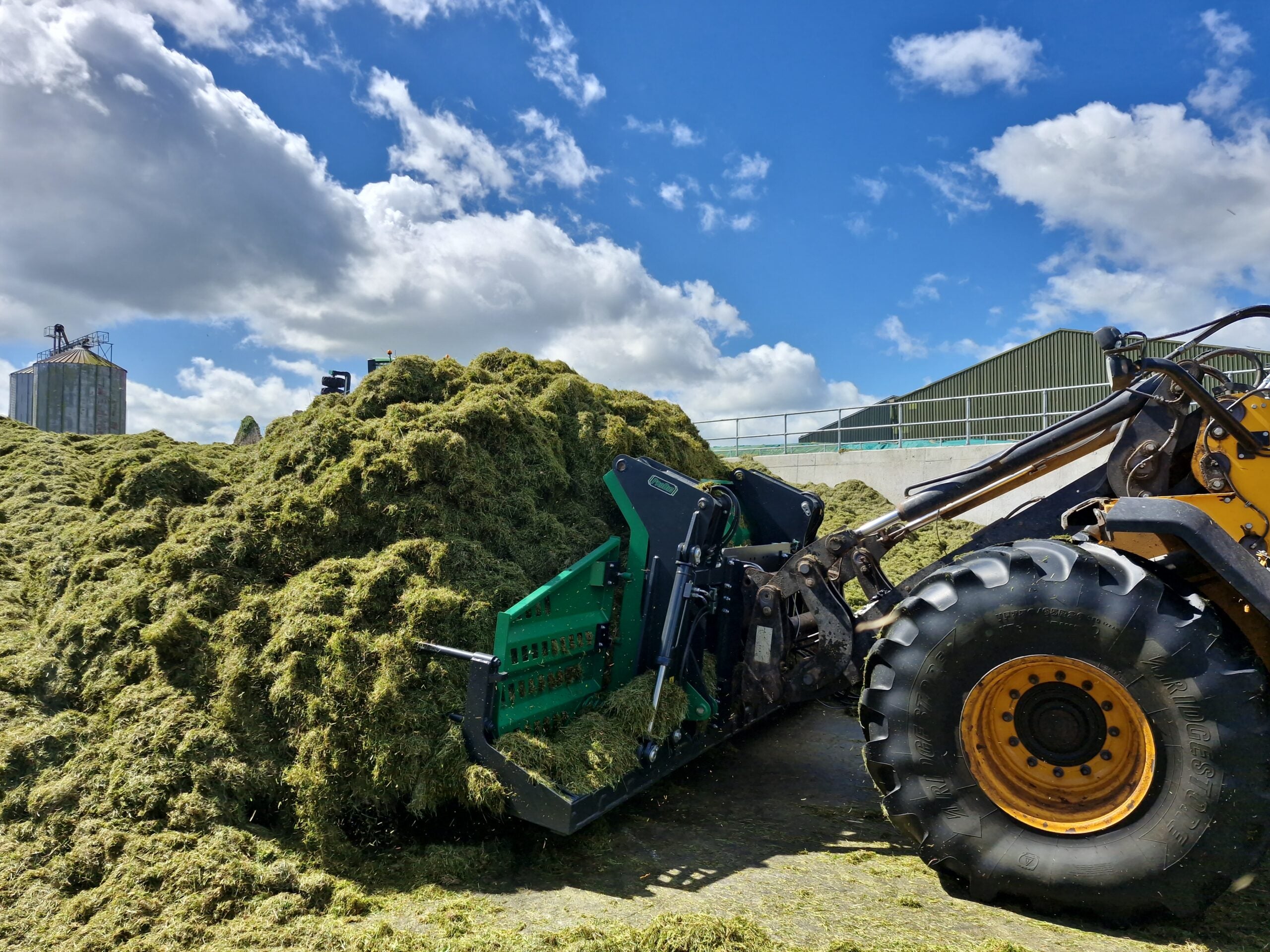 Push Off Folding Grass Fork