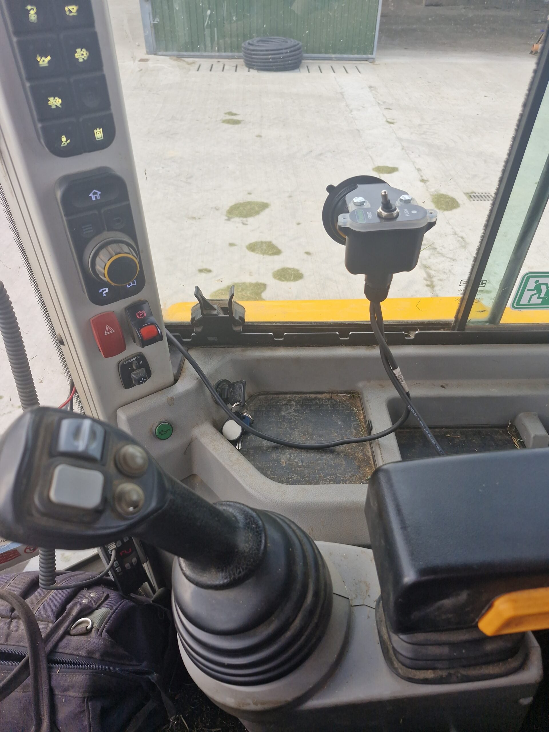 Push Off Folding Grass Fork