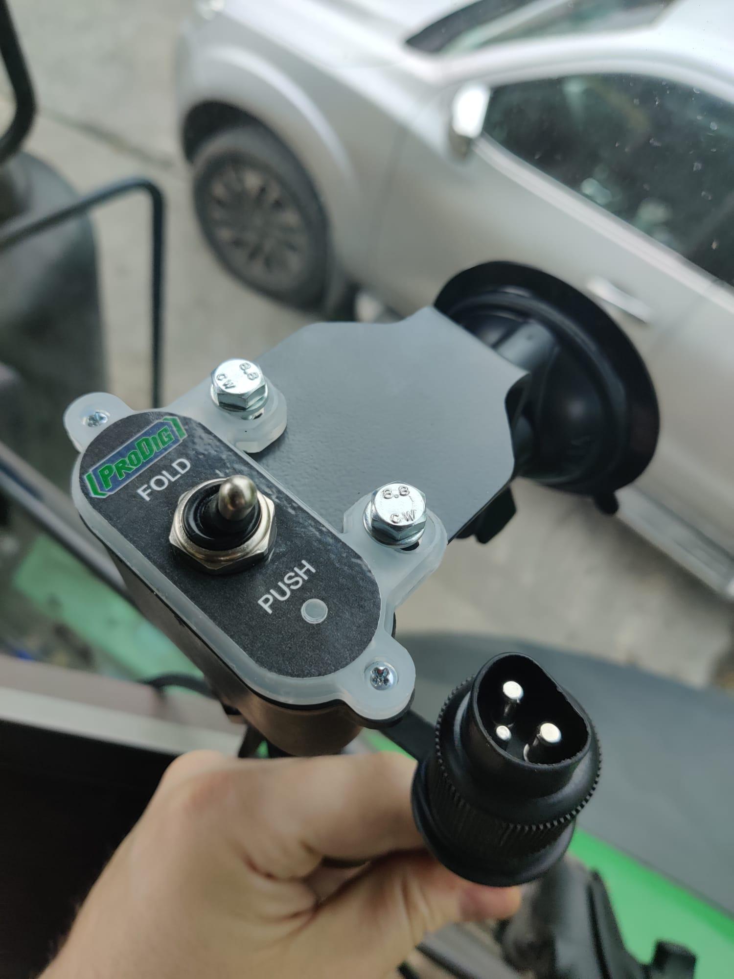 Push Off Folding Grass Fork