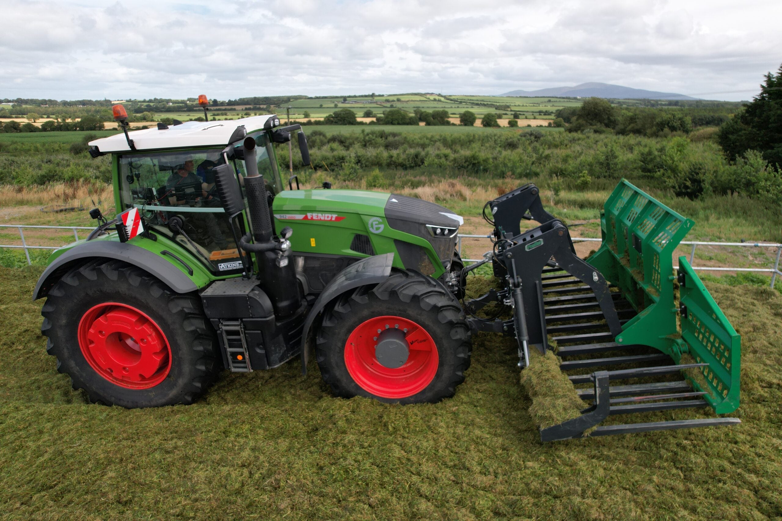 Push Off Folding Grass Fork