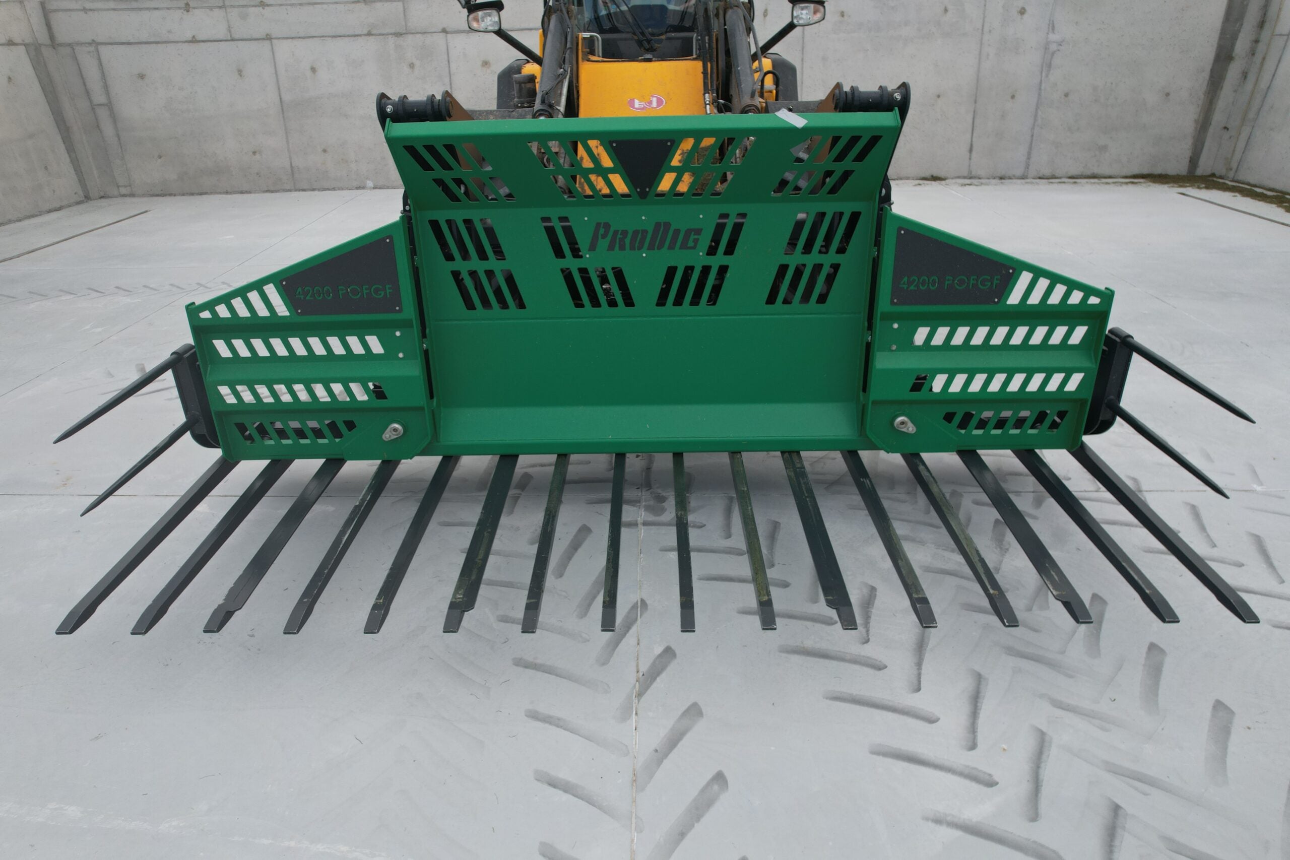 Push Off Folding Grass Fork